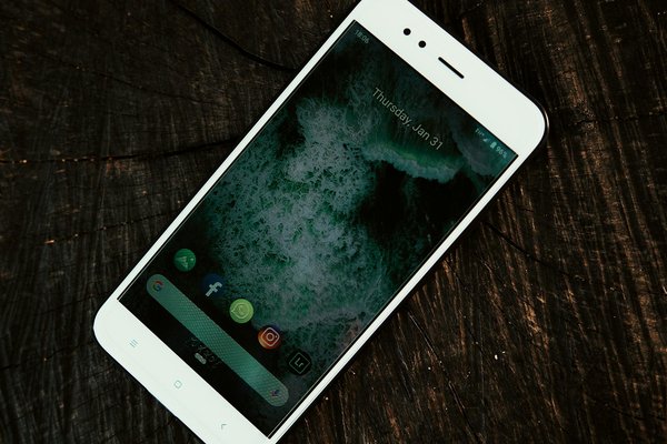 Comment concevoir une stratégie de marketing digital pour promouvoir un service de livraison de livres numériques?